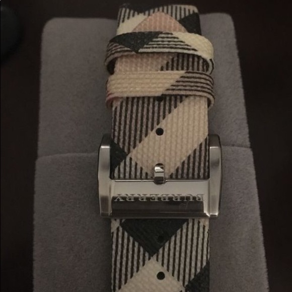 Watch - Picture 1 of 2